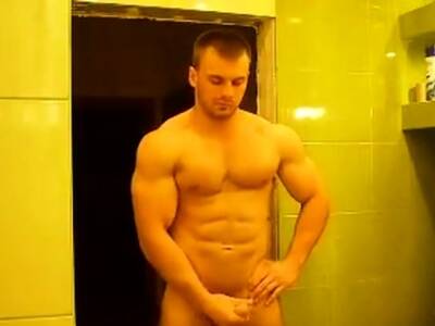 RUSSIAN BODYBUILDER STRIP AND CUM - Russia on youpornvideos.one