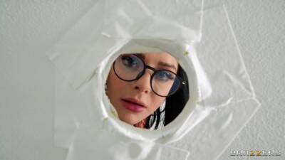 Tight woman tries gloryhole perversions on cam on youpornvideos.one