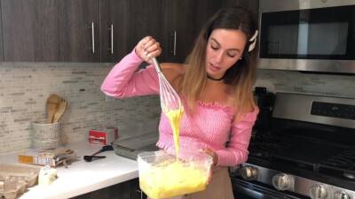 Miss Bell Asmr - Baking A Cake - 10 May 2021 on youpornvideos.one