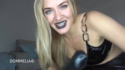 Hot Blonde Glamour Babe Solo Plays To Pleasure Her Hot Body on youpornvideos.one