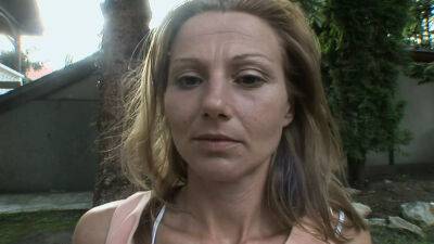 Notgeile Milf laesst sich im Freien vom gaertner ficken saugt Ihn leer on youpornvideos.one