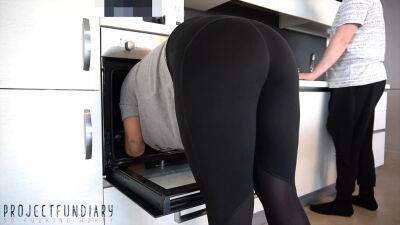 Girl in yoga leggings stuck in oven - projectsexdiary on youpornvideos.one