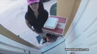 Pizza delivery chick makes some extra for cash on youpornvideos.one