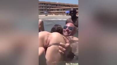 Dude Just Getting Blowed In The Ocean on youpornvideos.one