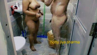 Newly Married Couple Nude Bath & Hubby Pissing On Wife Mouth on youpornvideos.one