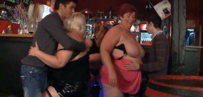 Hot Bbw Party In The Bar on youpornvideos.one