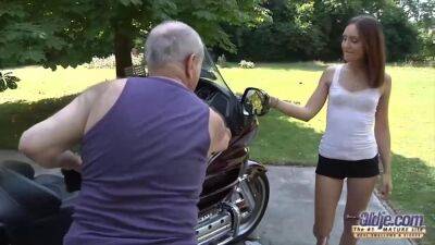 Insatiable granddad is penetrating a new teenage mega-slut in the middle of the day, in the street on youpornvideos.one