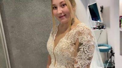 Russian married couple could not resist and fucked right in a wedding dress. - Russia on youpornvideos.one