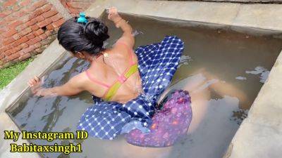 Desi Indian Outdoor Village Opne Water Tenk Bathing Desi Girl Hindi Audio - India on youpornvideos.one