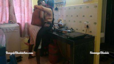 Sexy Bhabhi Fucked In Kitchen While Cooking Food 7 Min - India on youpornvideos.one