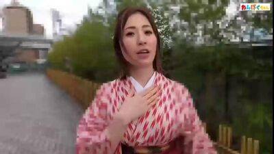 Gorgeous woolly Japanese harlot giving a hot handjob - Japan on youpornvideos.one