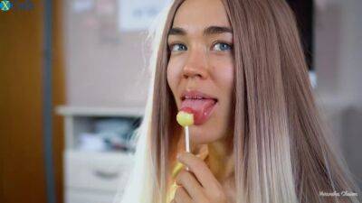 Teen babe can't decide what she likes more - a cumshot or a lollipop on youpornvideos.one