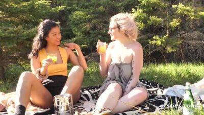 Sexy Lesbian Babes Have Sex Outdoors - Big tits brunette and blonde on youpornvideos.one