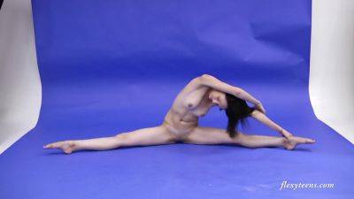 Galina Markova In Upside Down Spreads And Acrobatics From - Russia on youpornvideos.one