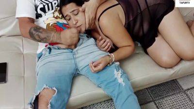 Sexo Oral - Mejores Momentos De Mamada Que Me Dio Mi Hermanastra En El Sofa De La Casa Mientras Estabamos Solos La Puta Cachonda Esa 5 Min - Colombia on youpornvideos.one