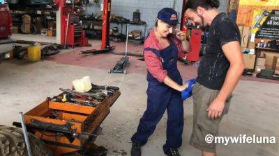 Mature mechanic lady prefers hot anal sex instead of paying for work. on youpornvideos.one