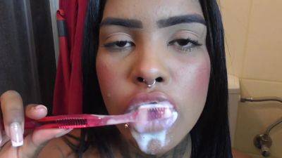 Black Girl Teeth Brushing Fetish - SoloAustria on youpornvideos.one