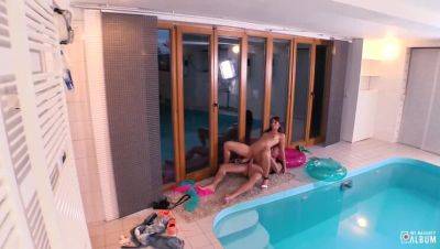 Czech amateur Susan Ayn delighting in pool sex and facial from photographer - Czech Republic on youpornvideos.one