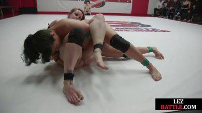 Wrestling public dykes fight on wrestling field for crowd on youpornvideos.one