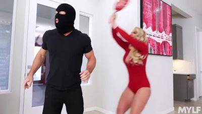 Big-Busted Housewife Creamed By Burglar - Johnny Castle & Phoenix Marie on youpornvideos.one