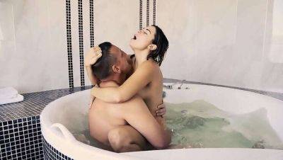 High-End Underwater Blowjob & Anal Sex Video: Alice & Mike's Intimate Encounter on youpornvideos.one