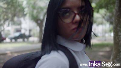 Big ass 18 year old schoolgirl gets caught by stranger - Colombia - Peru on youpornvideos.one